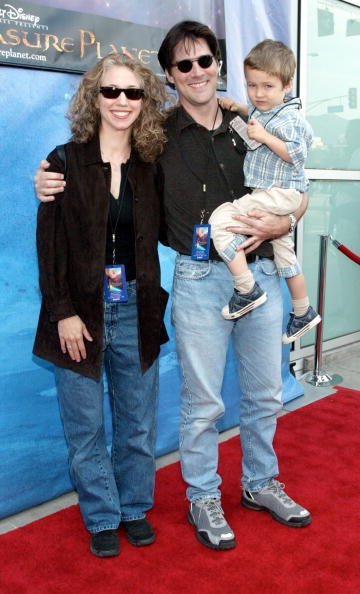 Thomas Gibson and his family attend the film premiere of "Treasure Planet" at The Cinerama Dome on November 17, 2002 in Hollywood, California. The film opens nationwide on November 27, 2002. | Source: Getty Images.