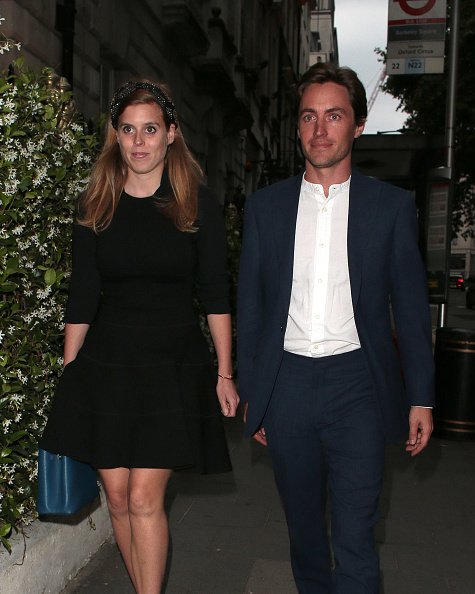 Princesse Beatrice et Edoardo Mapelli Mozzi vus lors d'une soirée chez Annabel | Photo: Getty Images