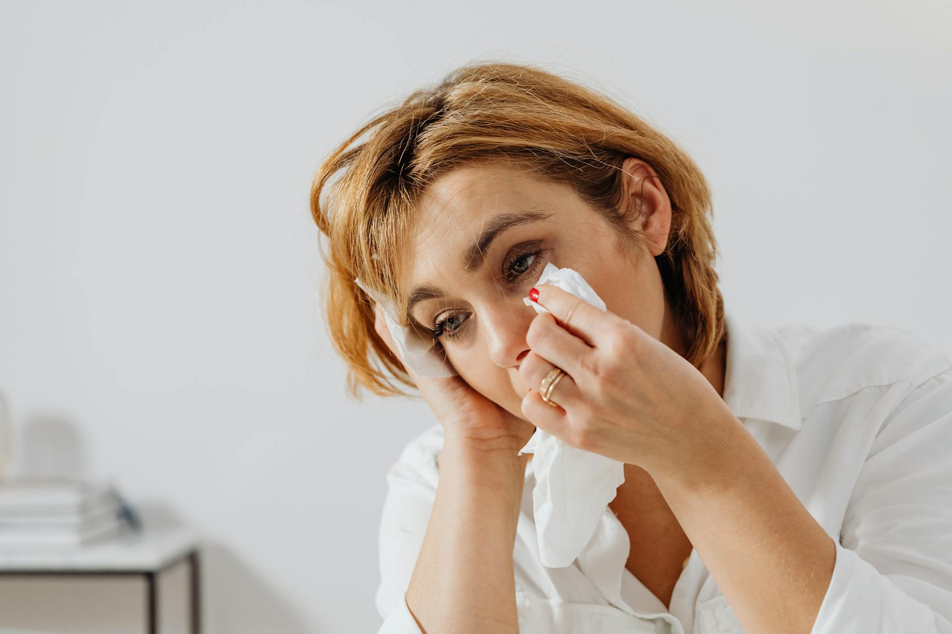 A woman crying | Source: Pexels