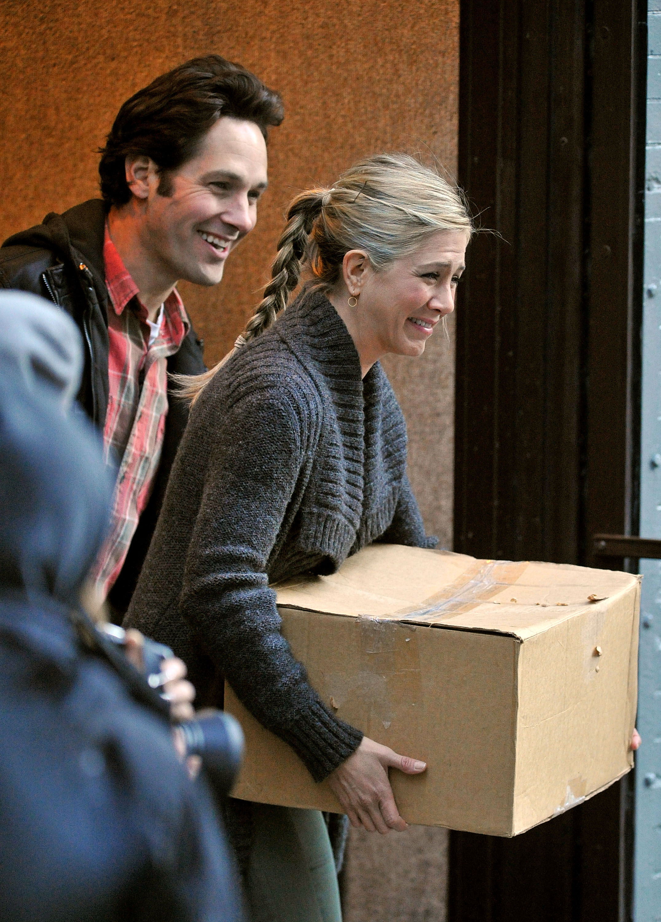 Paul Rudd and Jennifer Aniston seen on the streets of Manhattan on November 19, 2010 in New York City. | Source: Getty Images