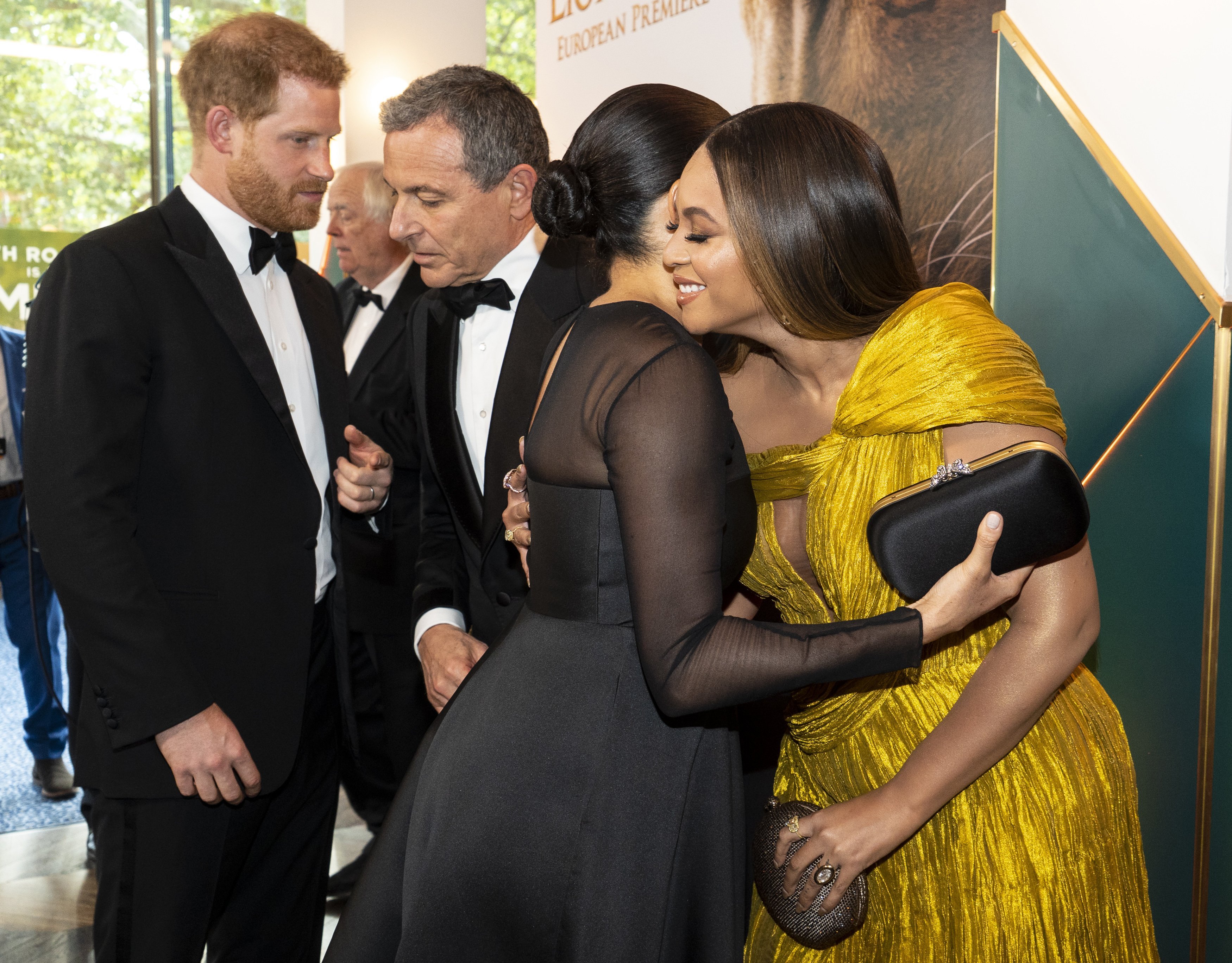 Meghan Markle and Beyonce Knowles embrace at "The Lion King" premiere in London on Sunday, July 14 | Photo: Getty Images