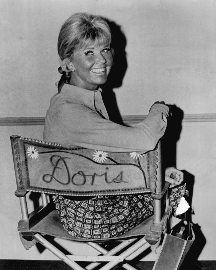 Day on the set of "The Doris Day Show" between 1968 and 1973 | Source: Wikimedia Commons