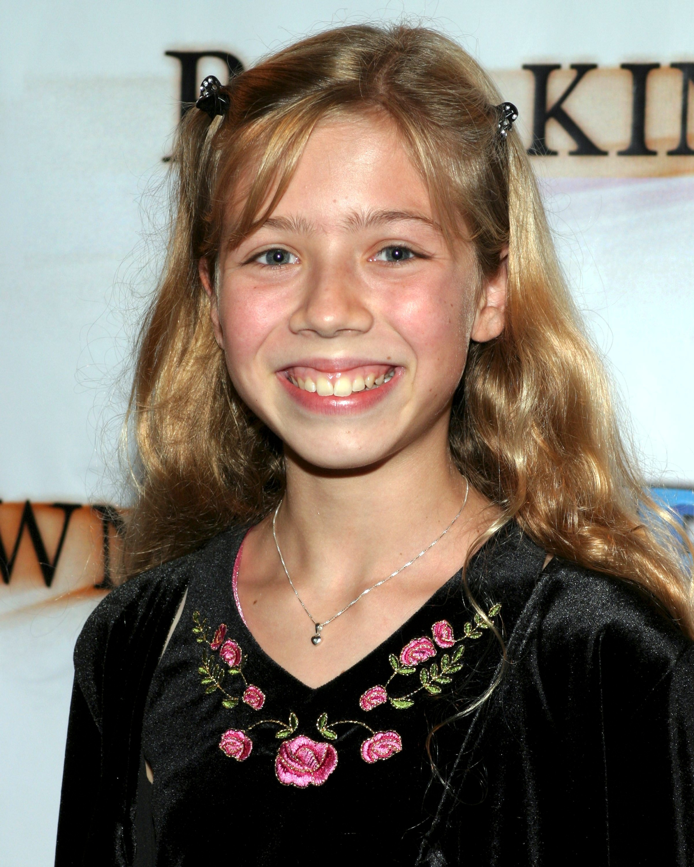Jennette McCurdy attends the "Breaking Dawn" premiere on October 17, 2004 | Source: Getty Images