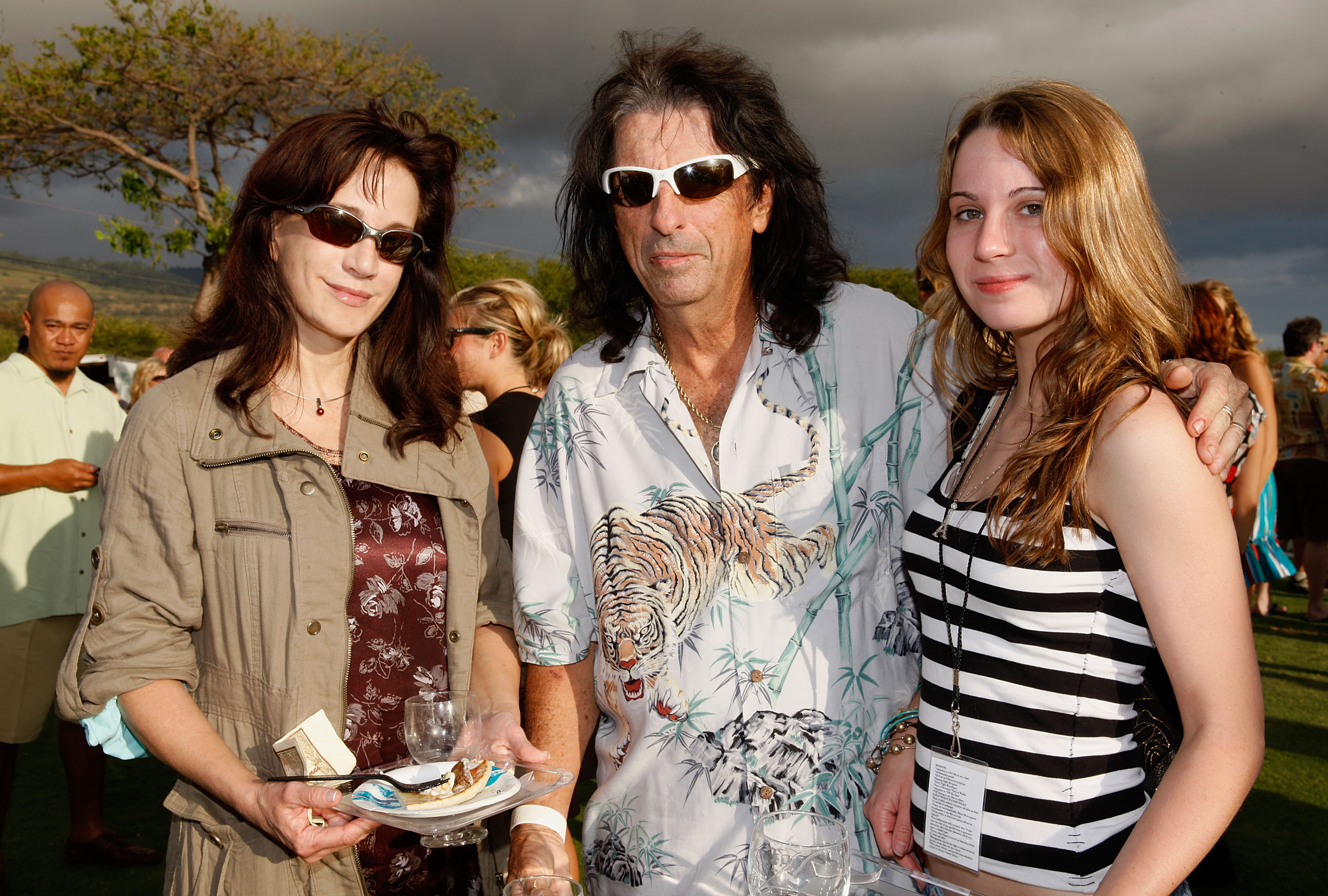 Sheryl Cooper, Alice Cooper, Sonora Cooper on June 14, 2008 at the Wailea Golf Club at the Wailea Gold & Emerald Golf Course in Wailea, Hawaii. | Source: Getty Images