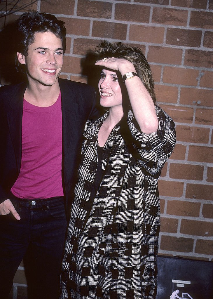 Rob Lowe und Melissa Gilbert bei der West Hollywood-Premiere von "The Hotel New Hampshire" am 1. März 1984 im DGA-Theater. | Quelle: Getty Images