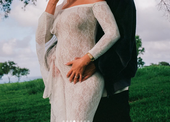 Justin and Hailey Bieber during their pregnancy shoot, from a post dated May 9, 2024 | Source: Instagram/justinbieber