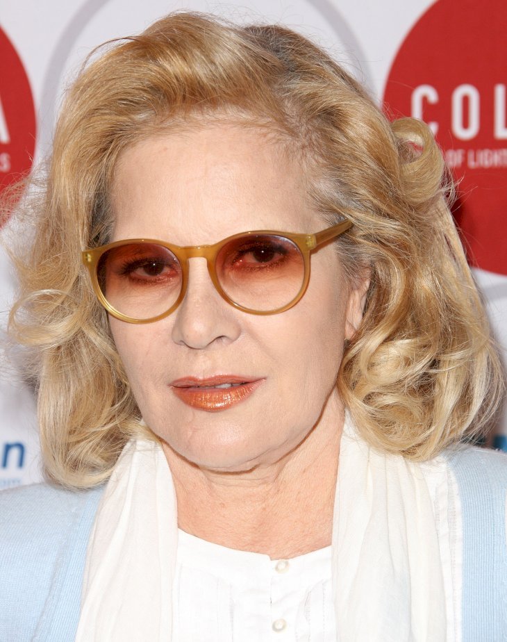 Sylvie Vartan porte une lunette. | Photo : GettyImage