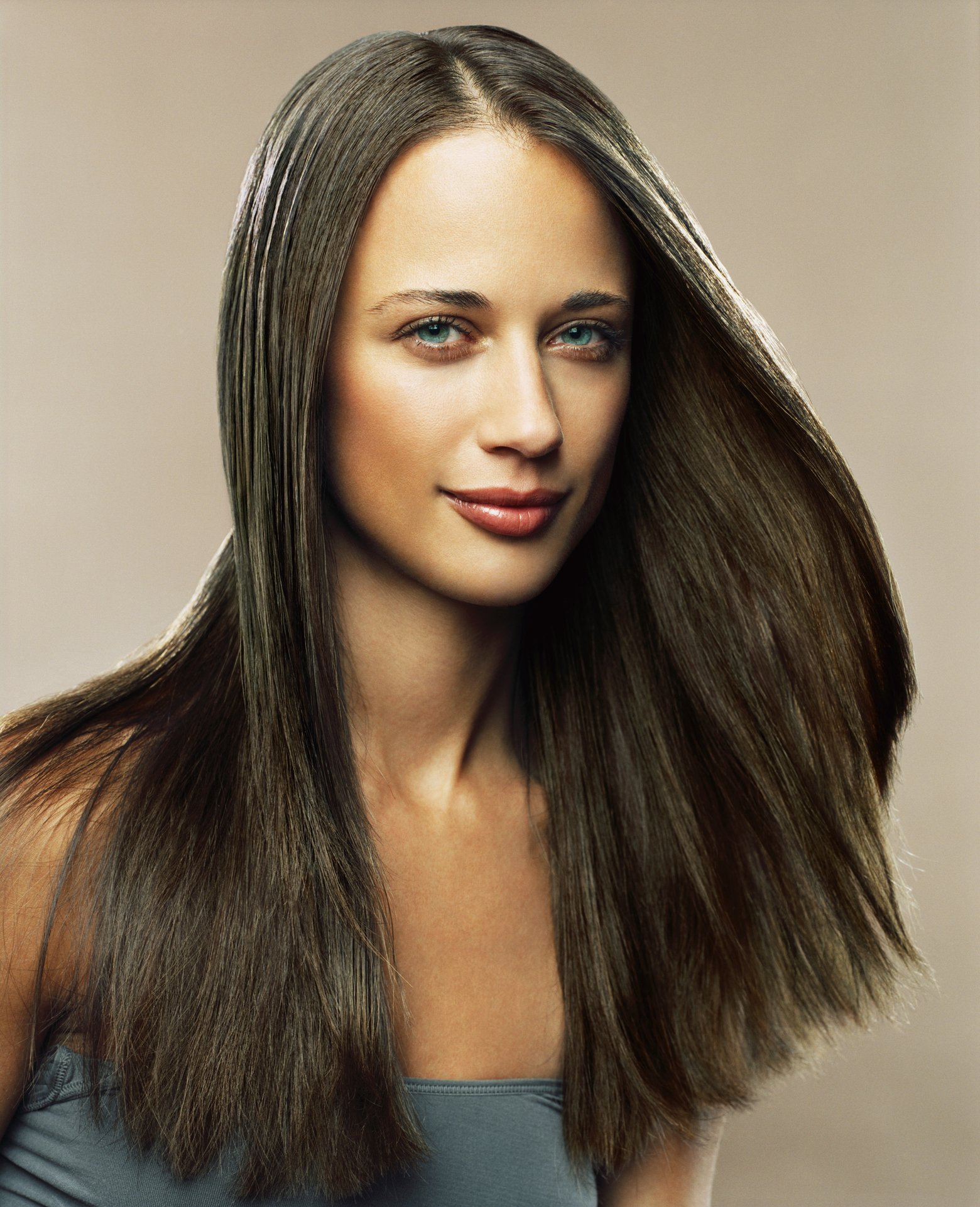 Une femme aux cheveux lisse. | Photo : Getty Images