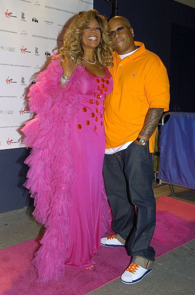 Wendy Williams and husband pose at the release party for Wendy Williams Brings The Heat, Vol. 1 at Quo | Photo: Getty Images
