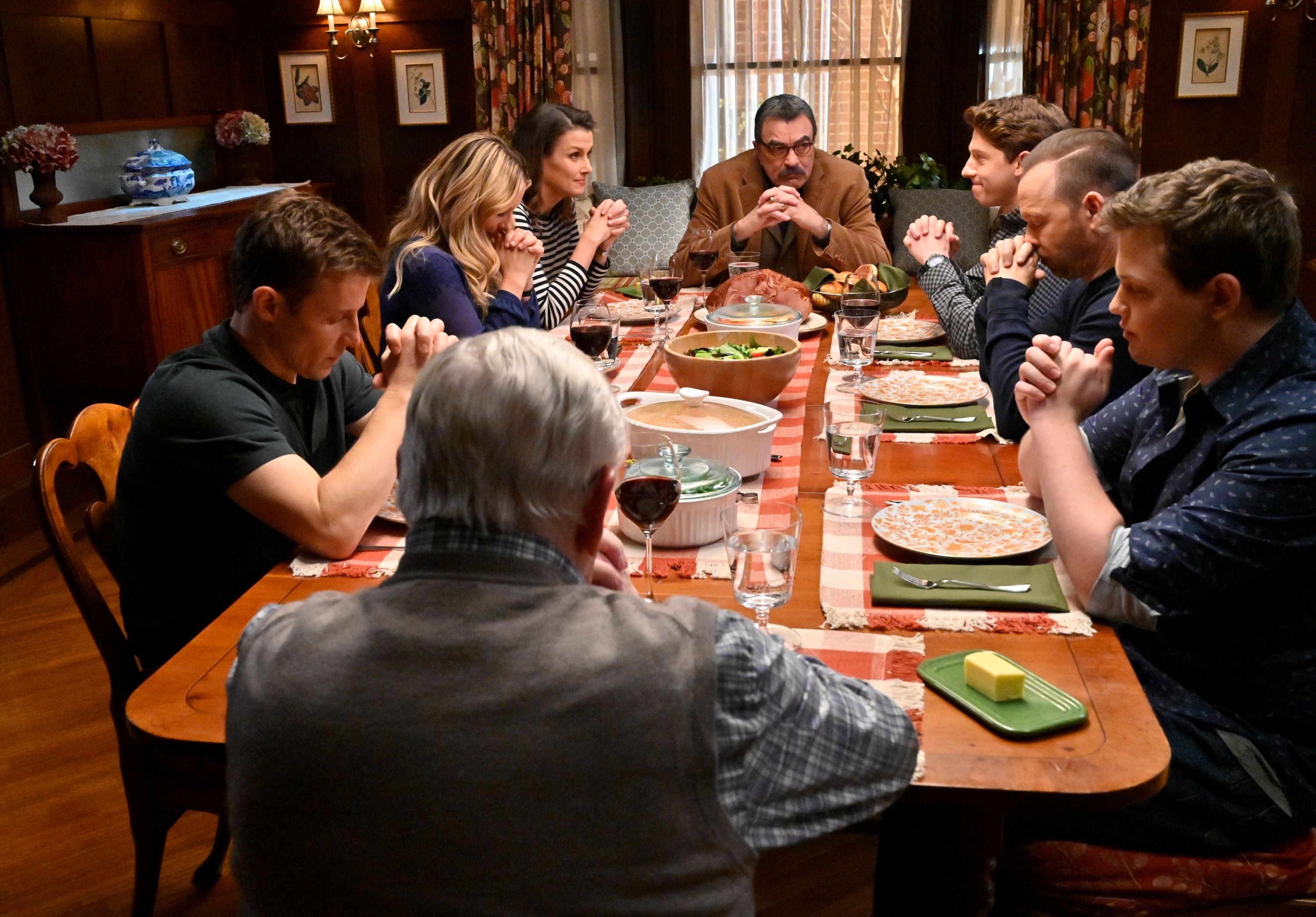 Casts of 'Blue Blood' on set. | Photo: Getty Images