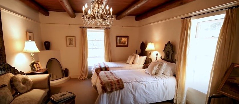 A tour of Patrick Swayze and Lisa Niemi's dream ranch | Photo: Youtube/Chas. S. Middleton & Sons