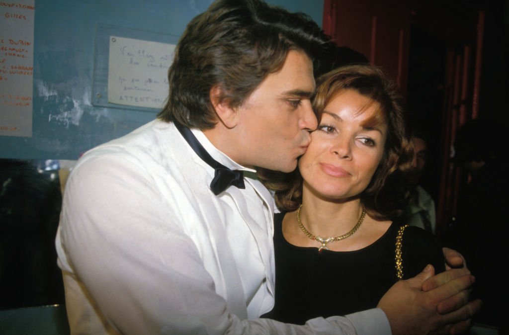 Bernard Tapie et sa femme Dominique au mariage de Yves Mourousi le 28 spetembre 1985 à Nimes, France. | Photo : Getty Images