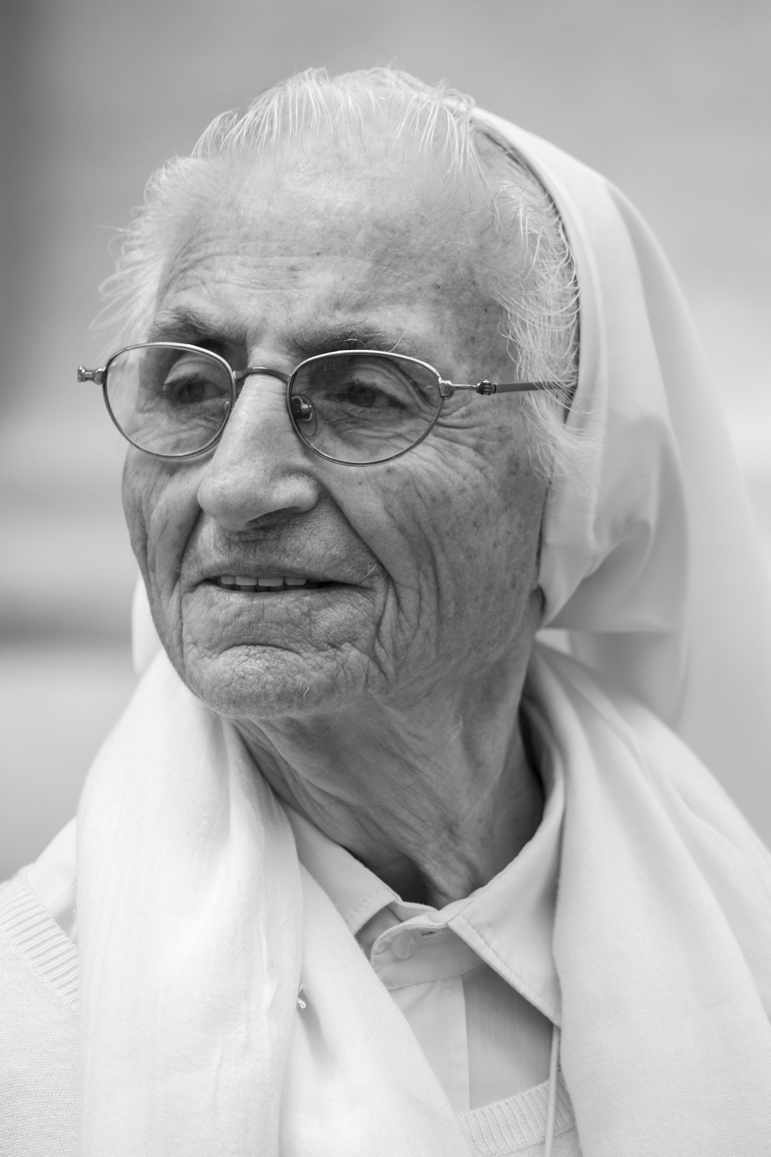 Sister Julie recognized Thelma | Photo: Unsplash