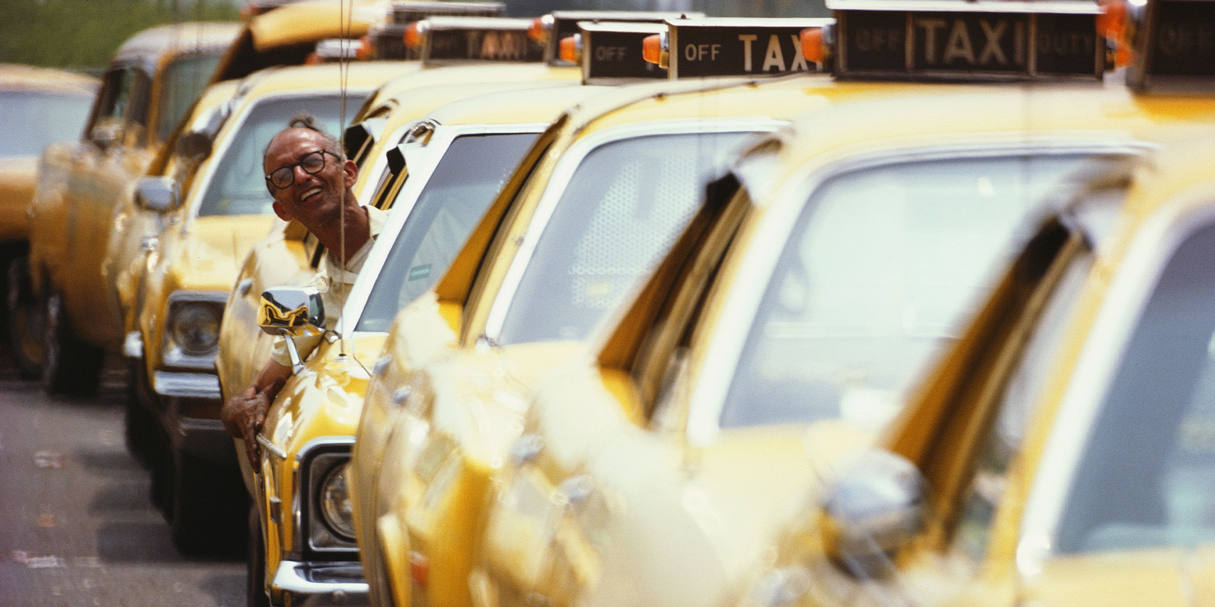 A cab driver in New York in the 1970s | Source: Getty Images