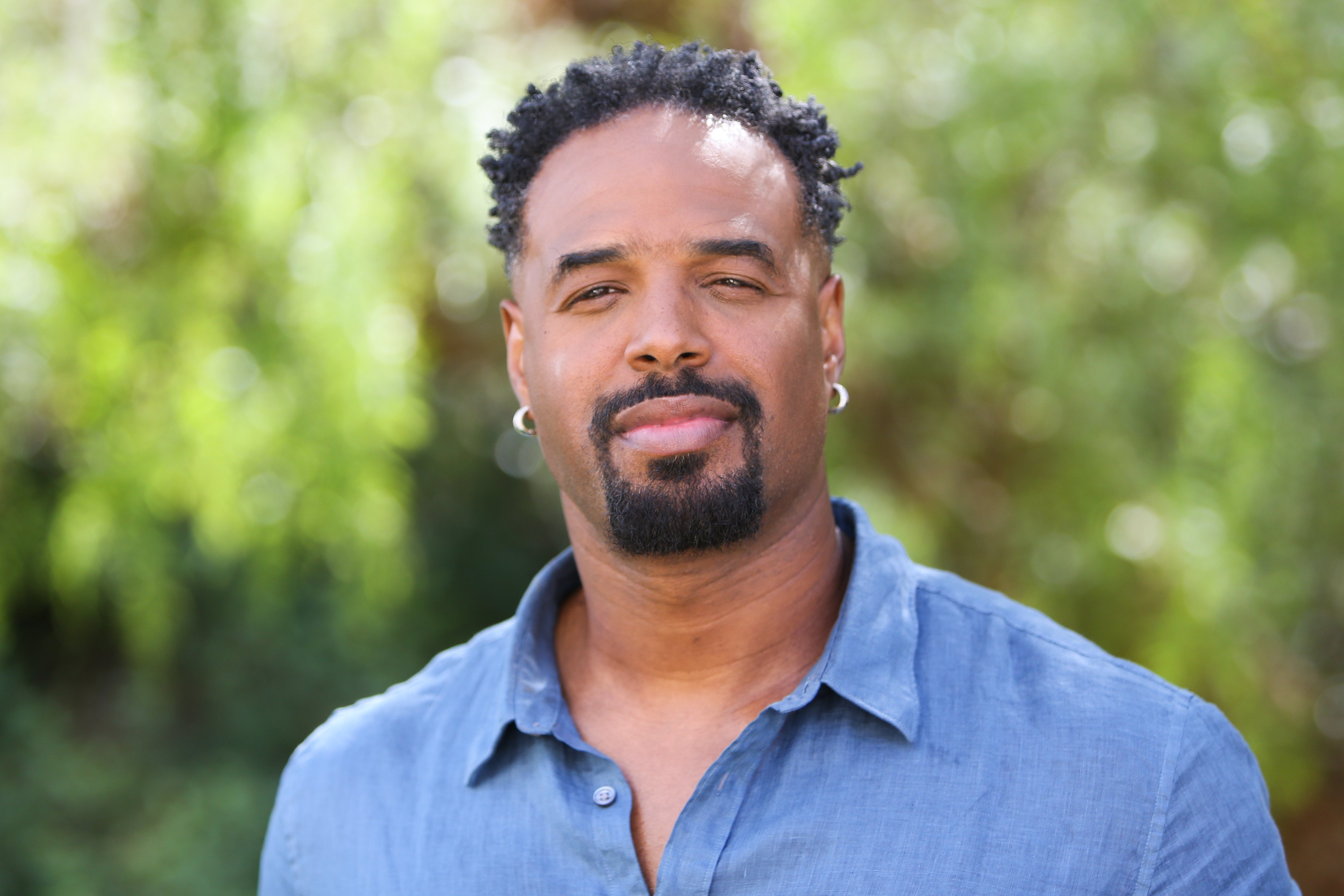 Shawn Wayans visits Hallmark Channel's "Home & Family" at Universal Studios Hollywood on September 11, 2019 | Photo: Getty Images