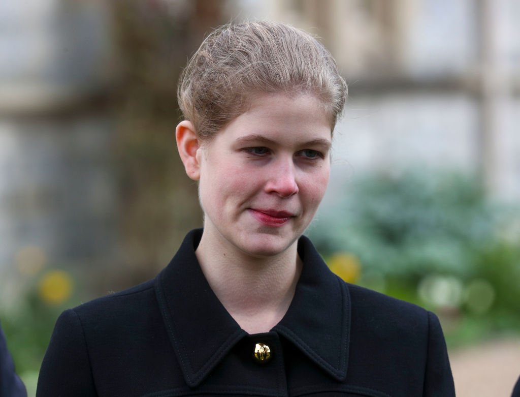 Lady Louise Windsor assiste au service du dimanche à la chapelle royale de Tous les Saints, à Windsor, à la suite de l'annonce le vendredi 9 avril de la mort du prince Philip, duc d'Édimbourg, à l'âge de 99 ans, le 11 avril , 2021 à Windsor, en Angleterre. | Photo : Getty Images