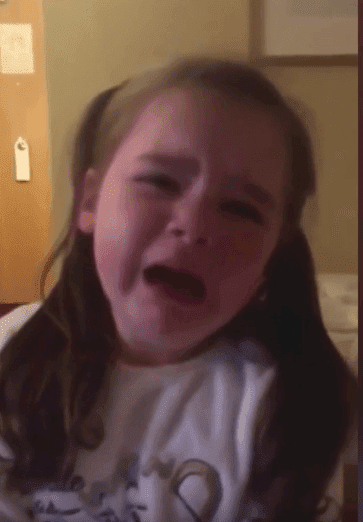 Une fille qui pleure | Photo : Facebook/Leanne Dunleavy