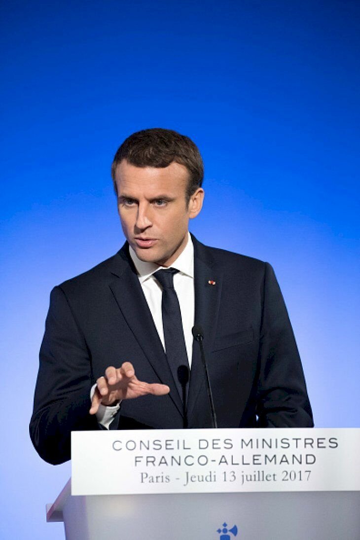 Emmanuel Macron au conseil des ministres franco-allemand le 13 juillet 2017 / source: Twitter/BFMTV