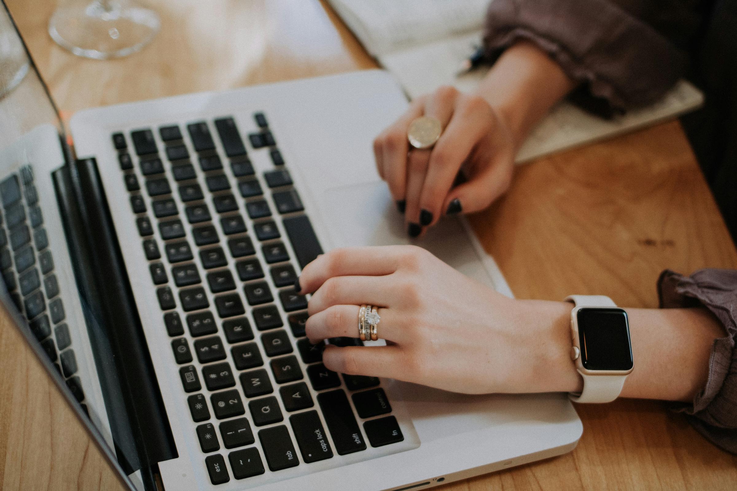 A person using their laptop | Source: Unsplash