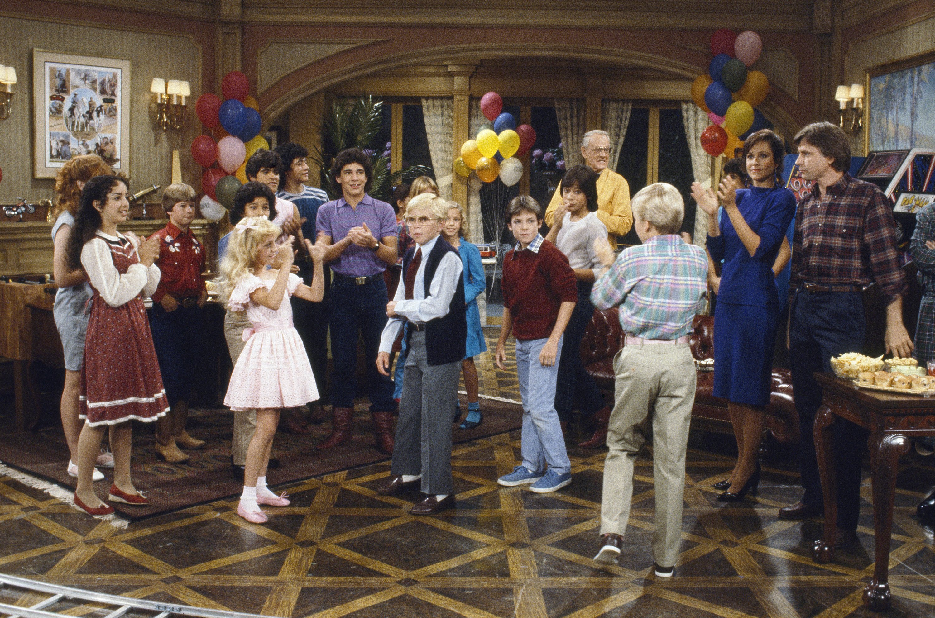 The cast of "Silver Spoons" filming the series in 1983. | Source: Getty Images