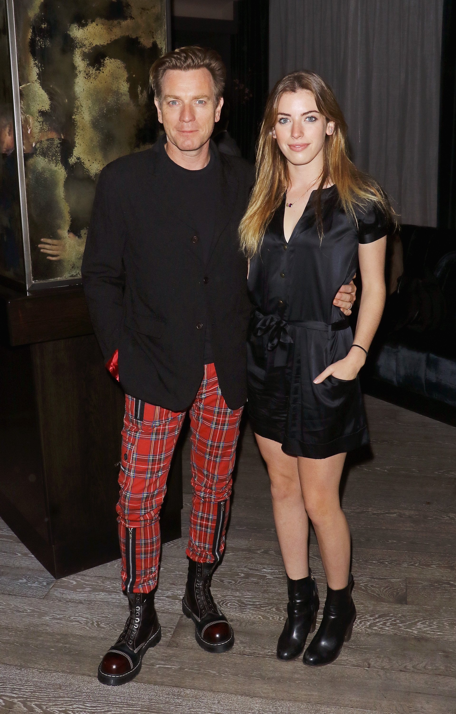 Ewan McGregor and his daughter Clara McGregor at the screening of "Miles Ahead" in New York on March 23, 2016 | Source: Getty Images 