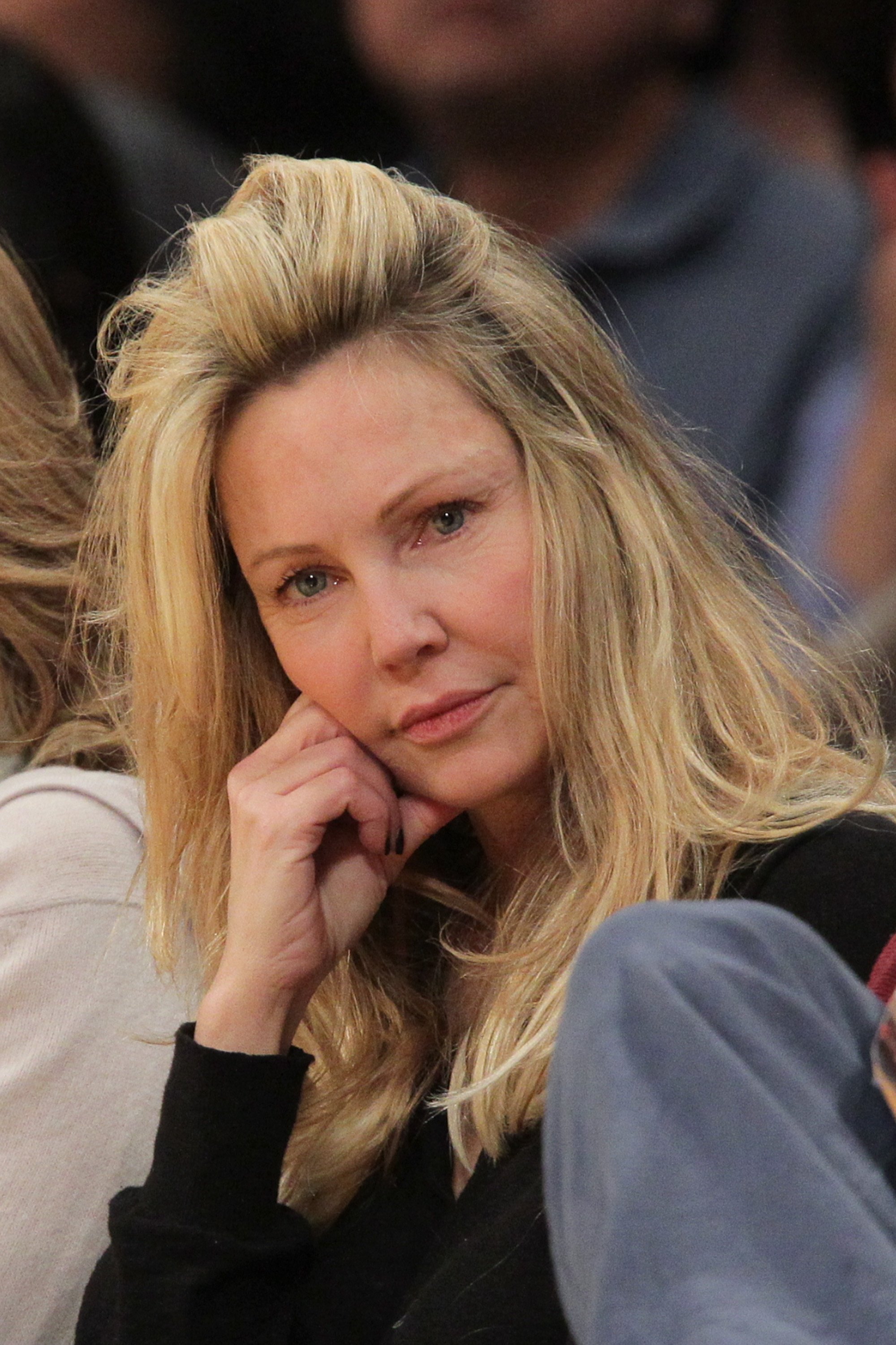 Heather Locklear at an NBA match between the Phoenix Suns and the Los Angeles Lakers in 2012 | Photo: Getty Images