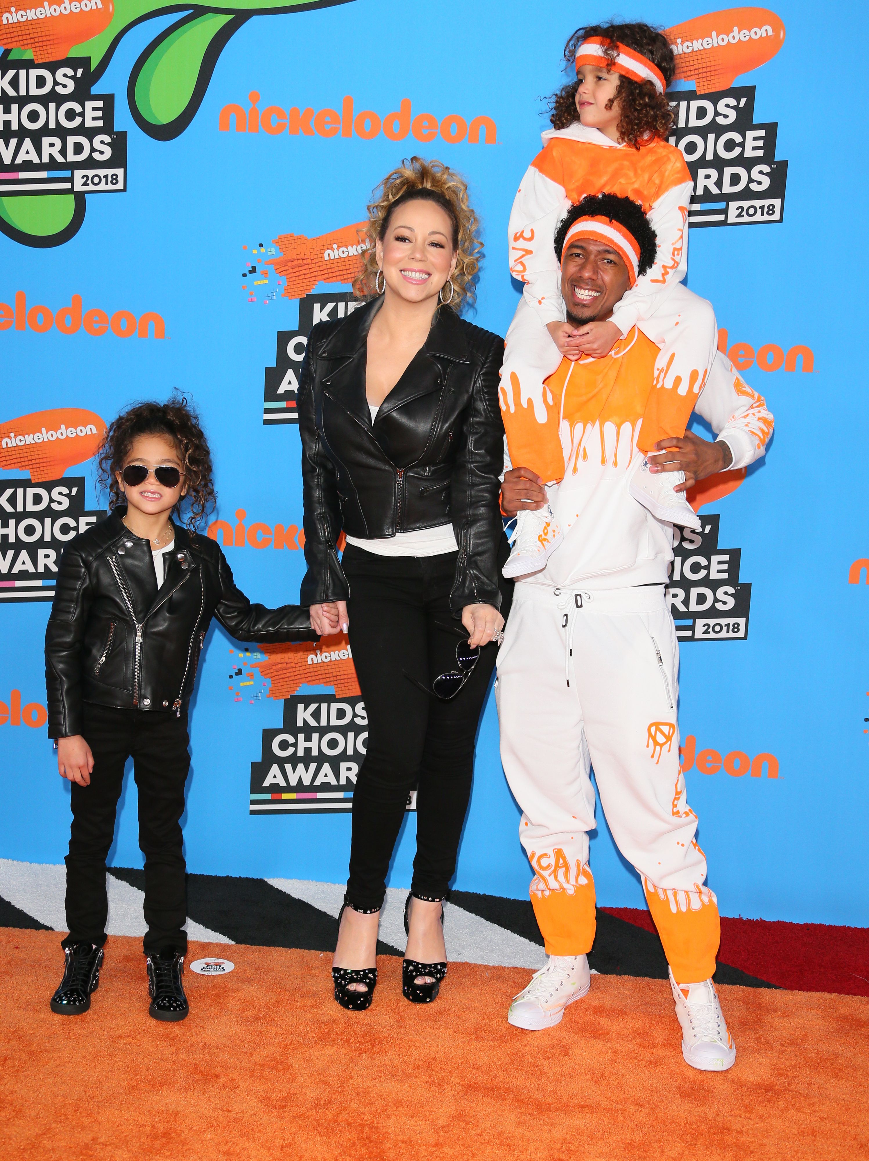 Mariah Carey and Nick Cannon with their kids Monroe and Moroccan Cannon at the 31st Annual Nickelodeon Kids' Choice Awards in Inglewood, California on March 24, 2018. | Source: Getty Images