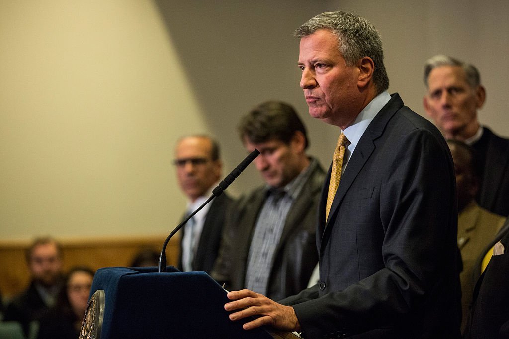 New York City Mayor Bill de Blasio speaks after a grand jury decided not to indict New York Police Officer Daniel Pantaleo in Eric Garner's death | Photo: Getty Images