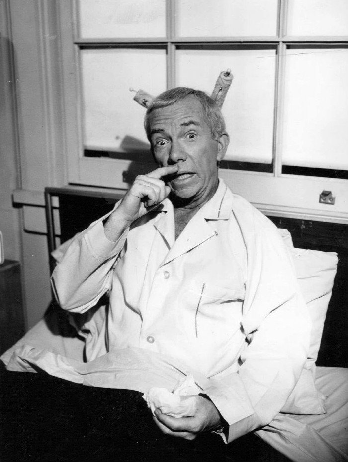 Ray Walston as Uncle Martin from the television program "My Favorite Martian," circa 1960s. | Photo: Wikimedia Commons Ray Walston as Uncle Martin from the television program "My Favorite Martian," circa 1960s. | Photo: Wikimedia Commons