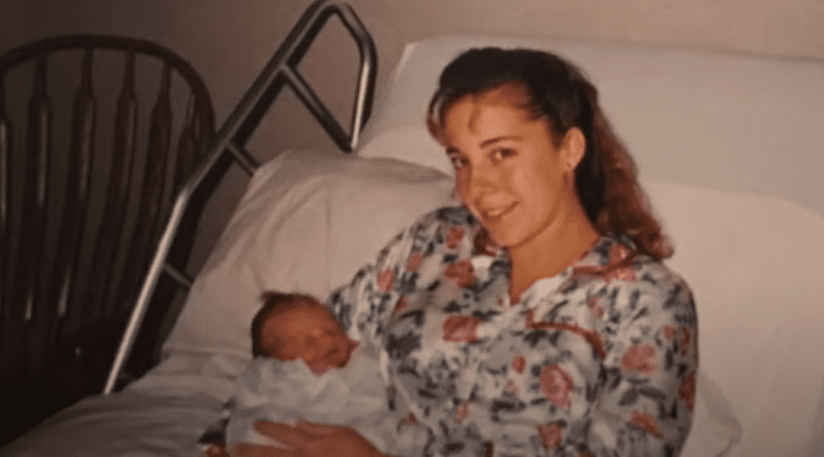A screenshot of Beth Cole with her daughter, Rebecca Hook in the hospital | Photo: youtube/abcactionnews 