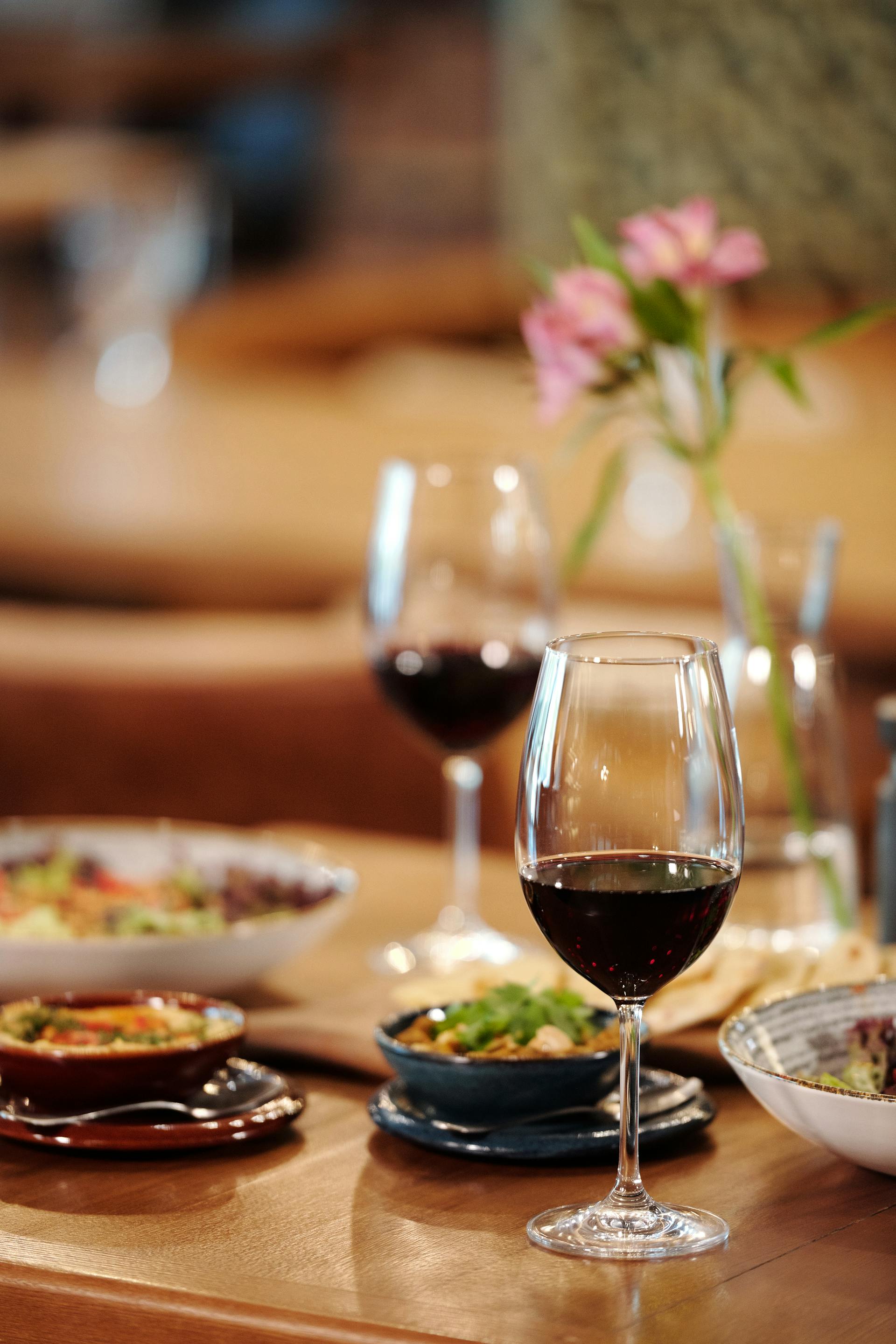 Food and drinks served on a dining table | Source: Pexels