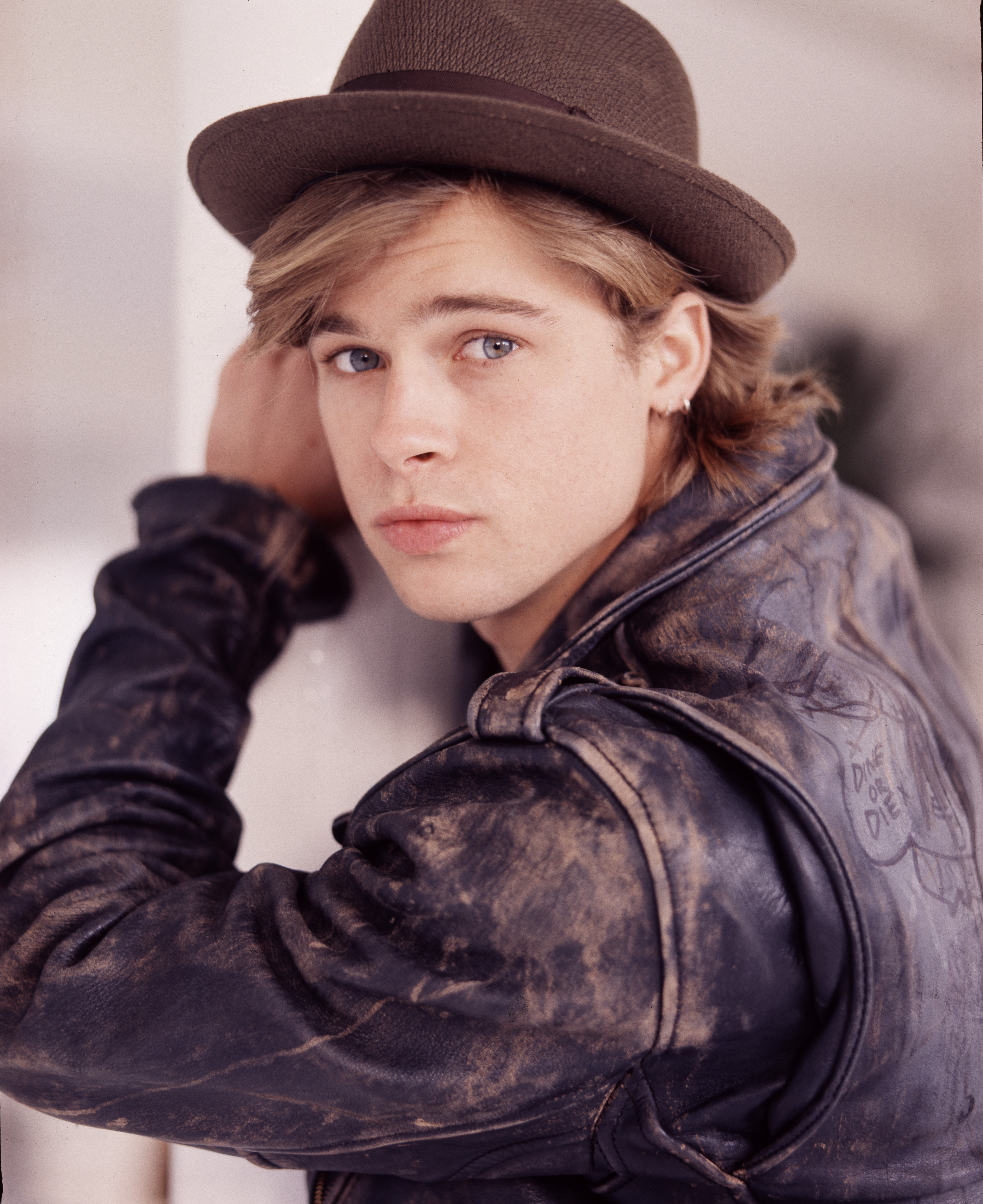 Brad Pitt in London, England, 1988. | Source: Getty Images