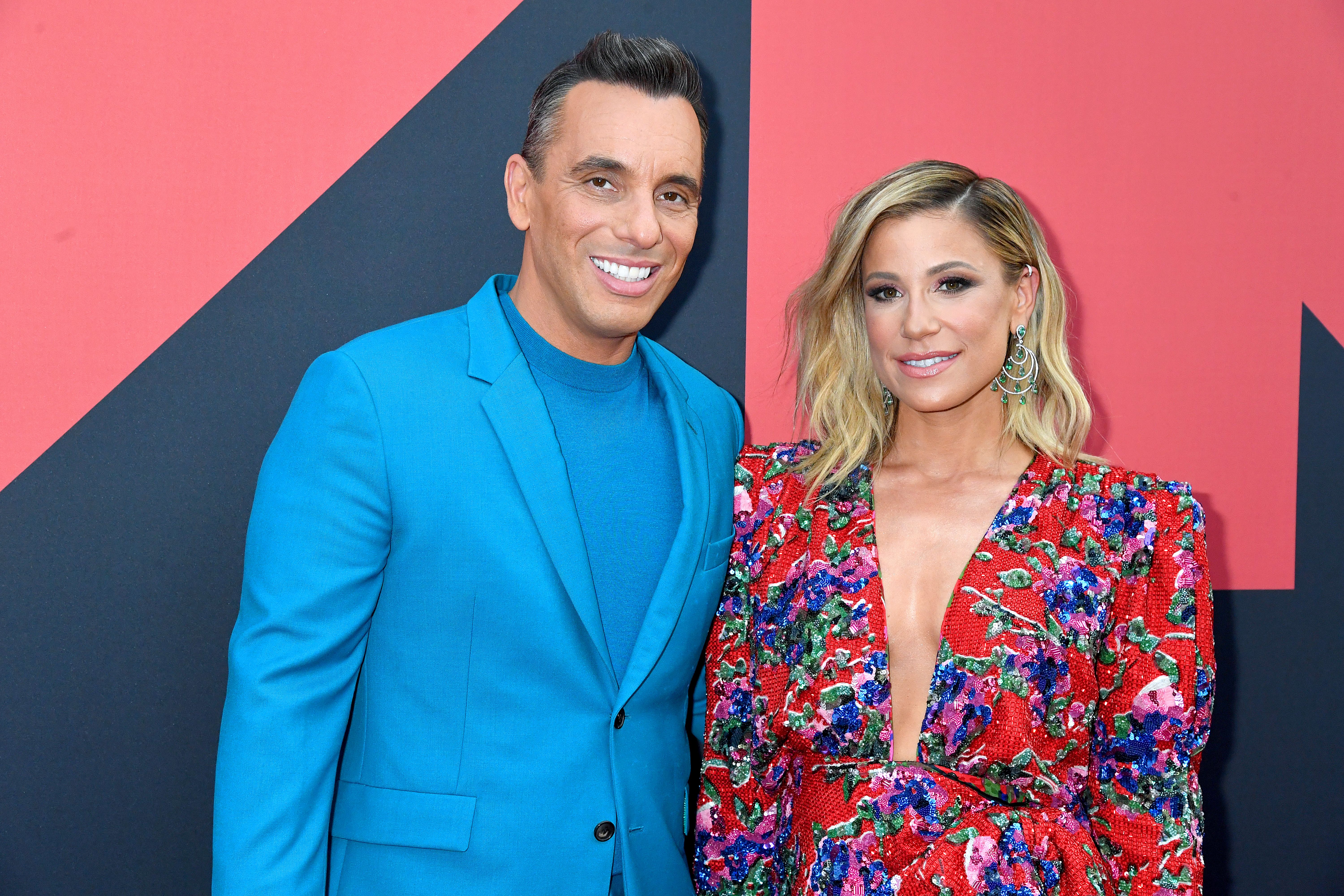 Sebastian Maniscalco and Lana Gomez at the 2019 MTV Video Music Awards in 2019 in Newark, New Jersey | Source: Getty Images