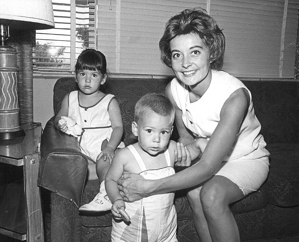  Mrs. Martin Milner, Molly, Stuart Milner travel with "Route 66" stars around U.S. | Source : Getty Images