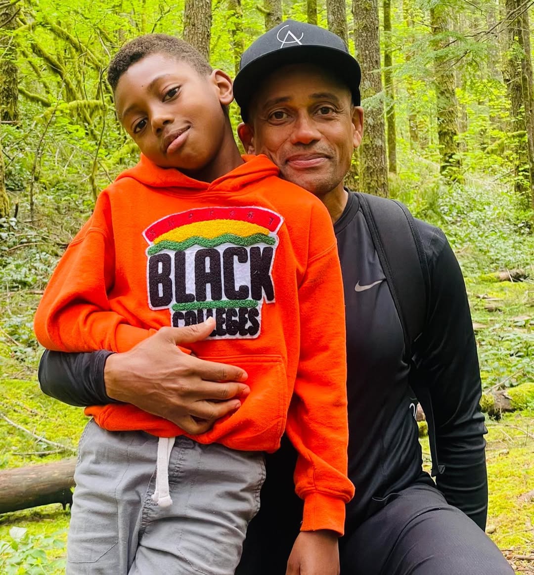 The TV star and his son Pierce pictured during a forest hike in a post dated June 19, 2022 | Source: Instagram/hillharper