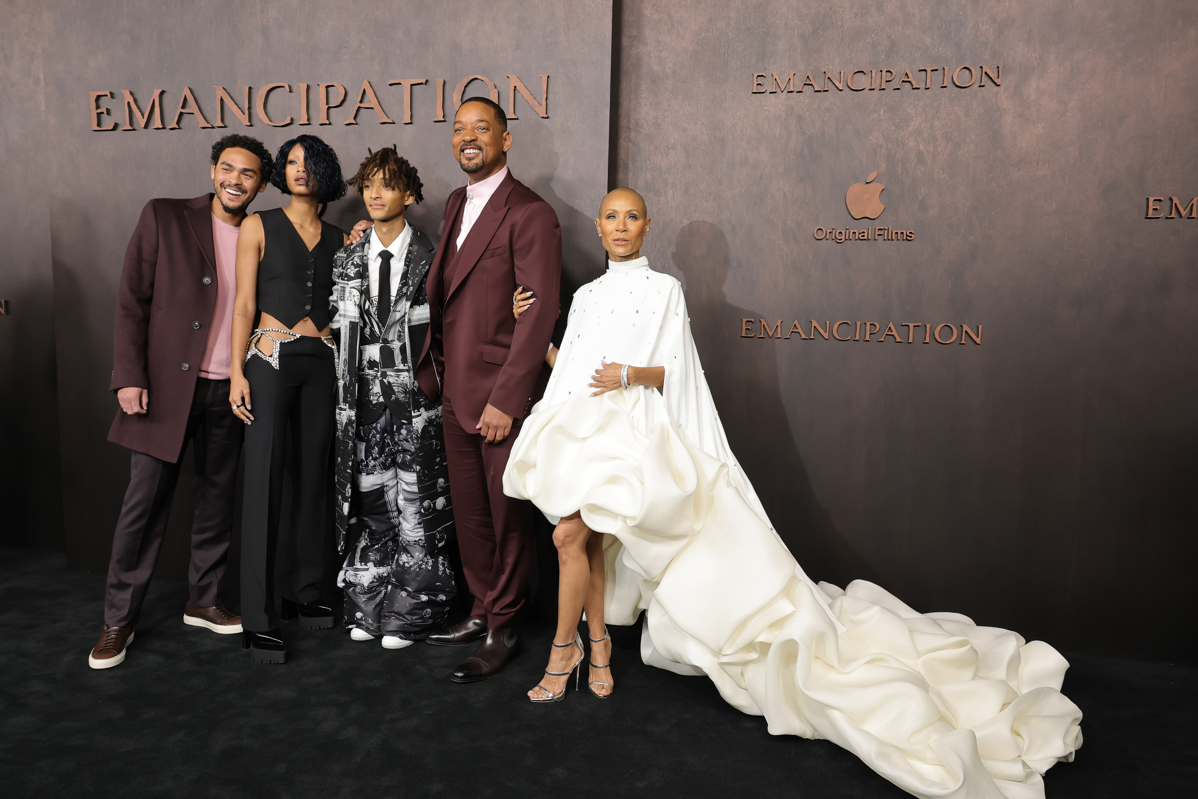 (L-R) Trey Smith, Willow Smith, Jaden Smith, Will Smith, and Jada Pinkett Smith attend the premiere of Apple Original Films' "Emancipation" at Regency Village Theatre, on November 30, 2022, in Los Angeles, California.| Source: Getty Images