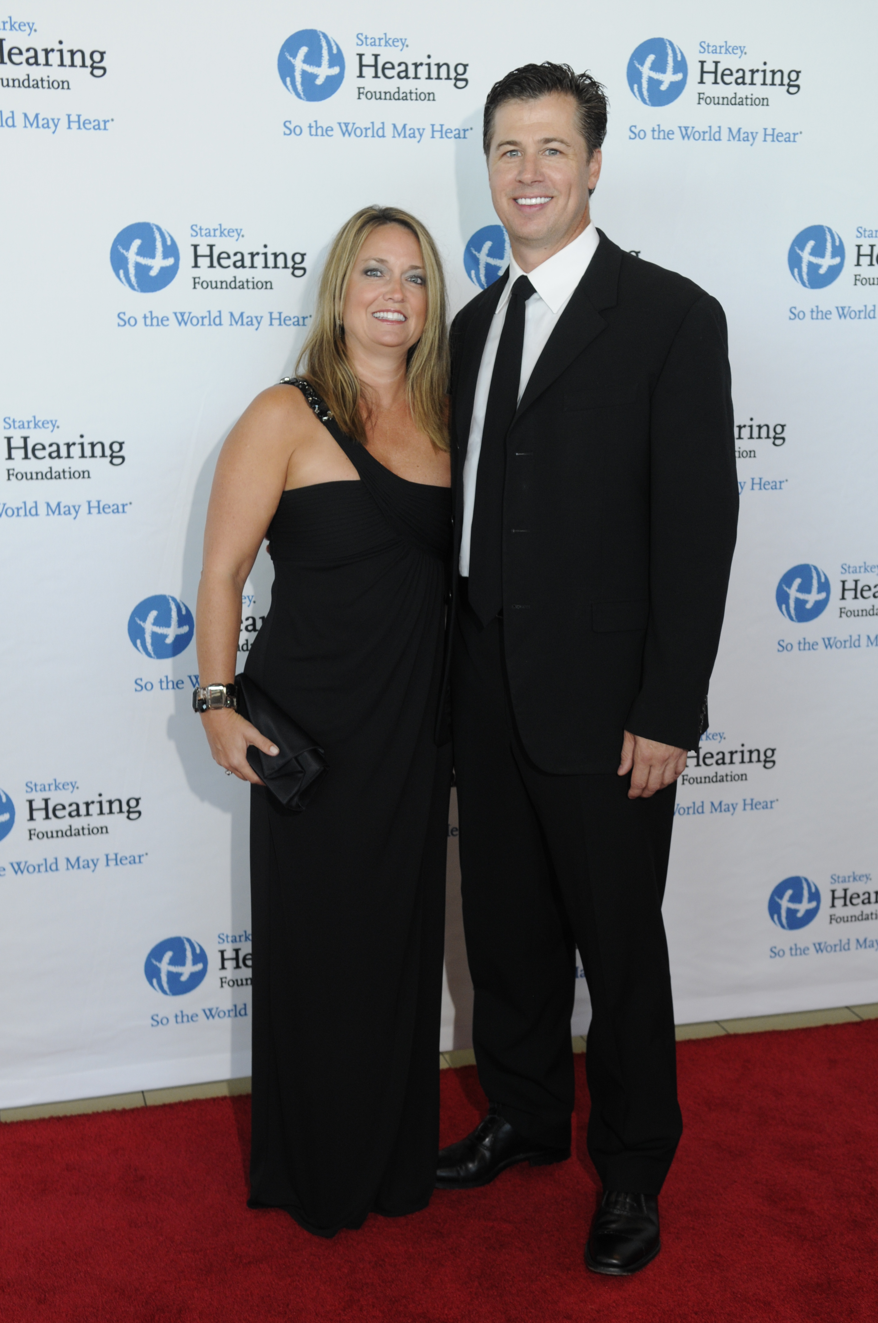Lisa and Doug Pitt at the 2010 Starkey Hearing Foundation 10th Annual "So the World May Hear" Gala on July 25 in St. Paul, Minnesota. | Source: Getty Images