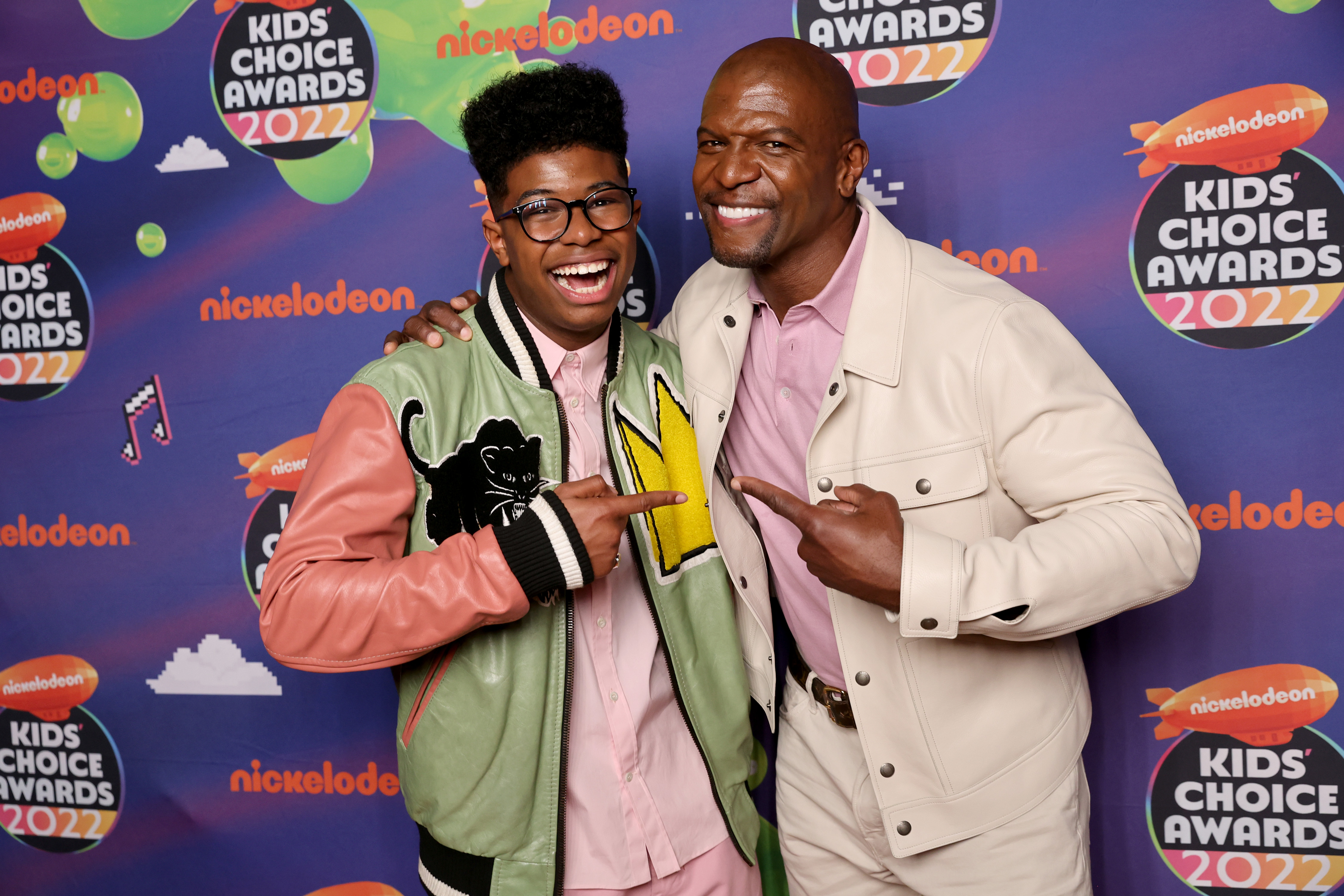 Isaiah and Terry Crews pose backstage at the Nickelodeon's Kids' Choice Awards on April 9, 2022 | Source: Getty Images