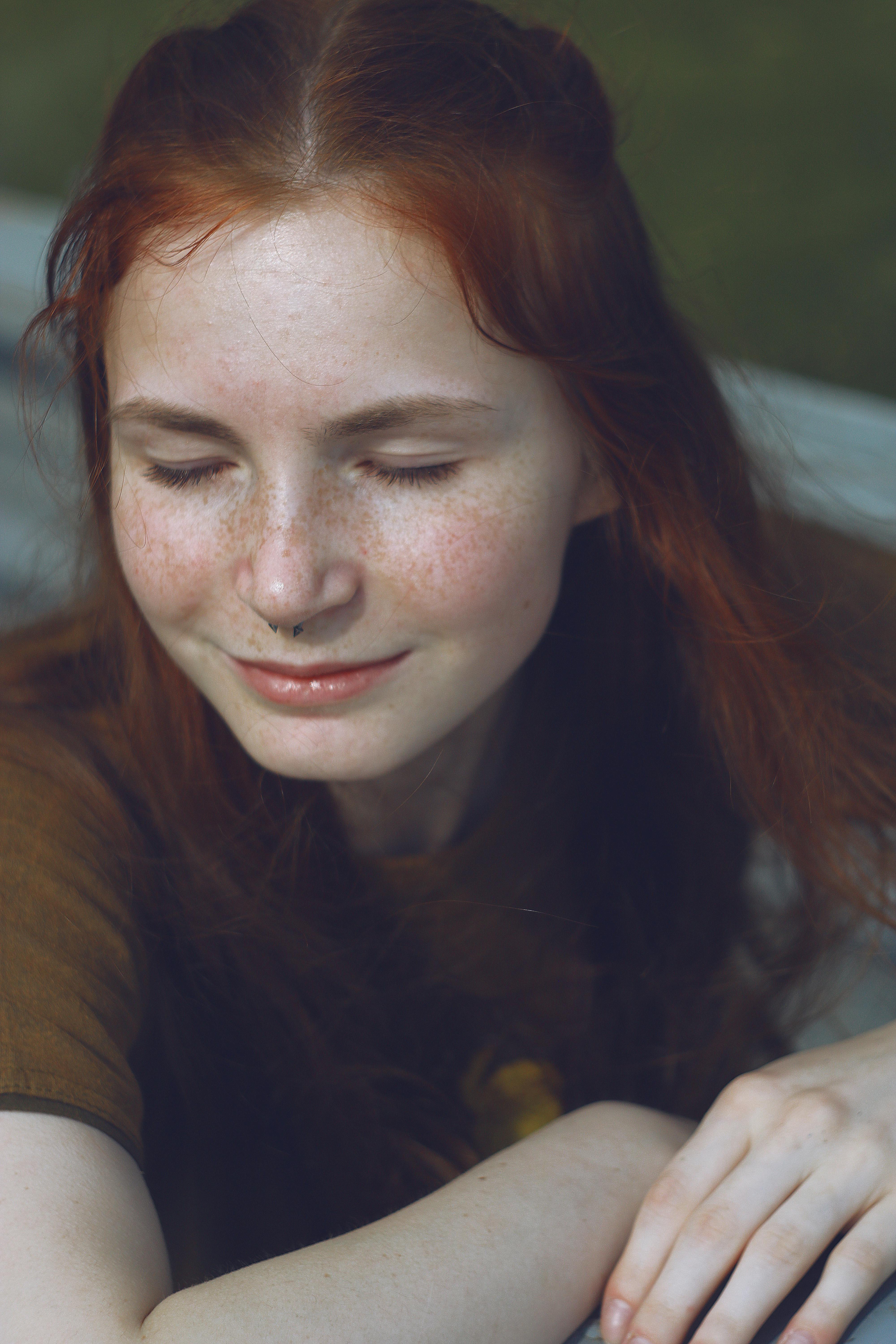 Happy redhead girl | Source: Pexels