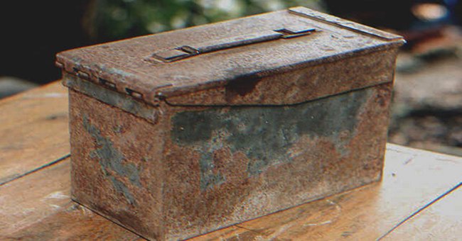 Una vieja caja de metal oxidado. | Foto: Shutterstock