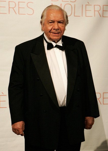 Michel Galabru assiste à la 25e cérémonie de remise des prix Molière le 17 avril 2011 à Créteil, France. | Photo : Getty Images