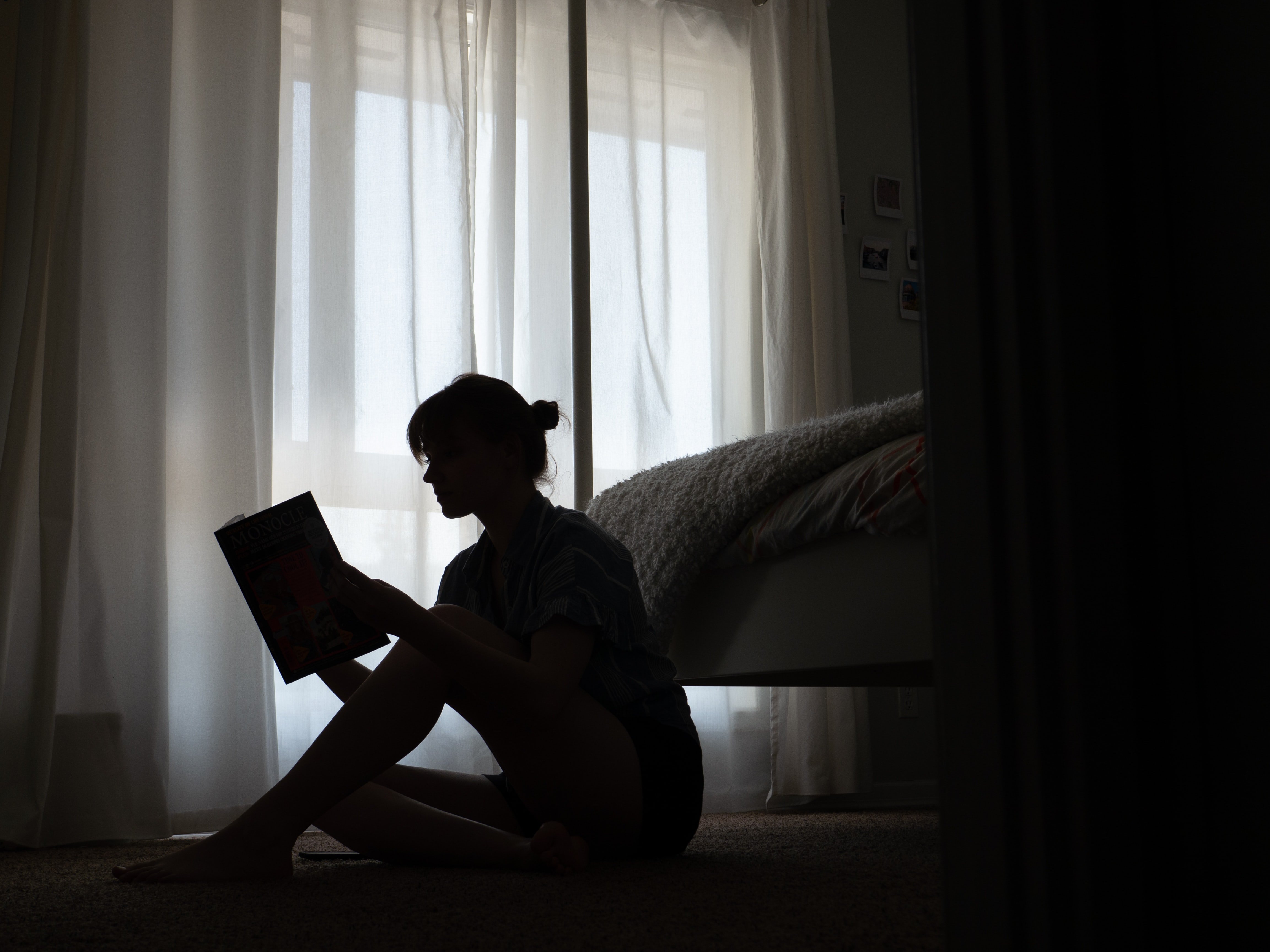 Girl reading a letter | Photo: Unsplash