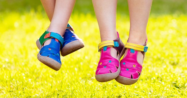 Images des chaussure d'enfants.| Photo : getty Images.