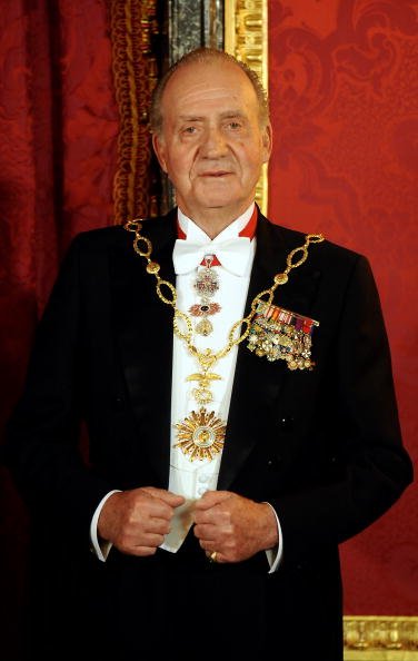 Le roi Juan Carlos d'Espagne au palais royal le 09 février 2009 à Madrid, Espagne. | Photo : Getty Images