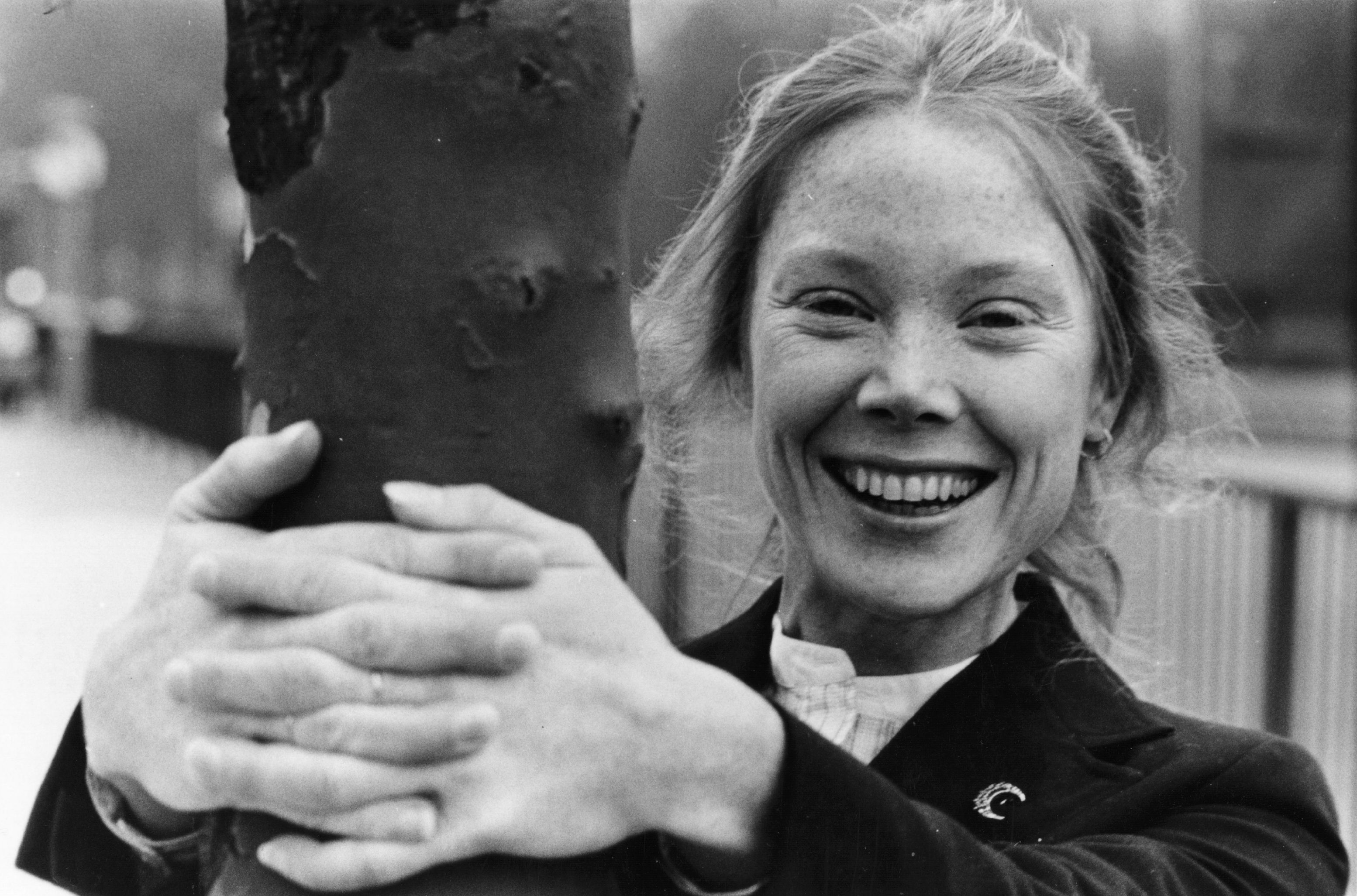 Sissy Spacek smiling while posing in a black and white photo on September 11, 1977 | Source: Getty Images