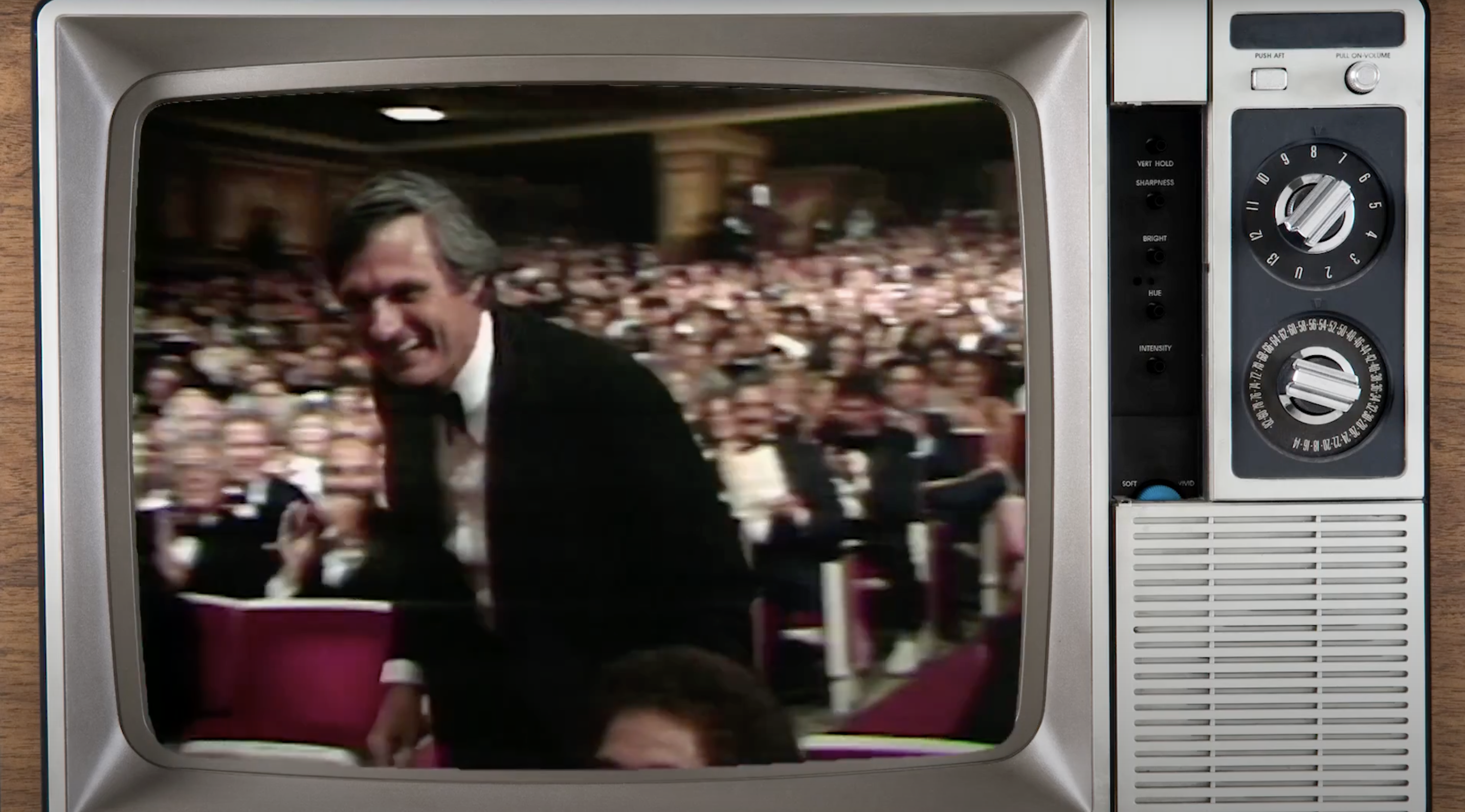 Alan Alda during the 1979 Emmy Awards from a video dated July 6, 2021. | Source: YouTube/Television Academy