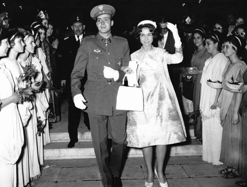 El príncipe heredero Juan Carlos y su esposa Sofía de Grecia, alrededor de 1960 en España. | Foto: Getty Images