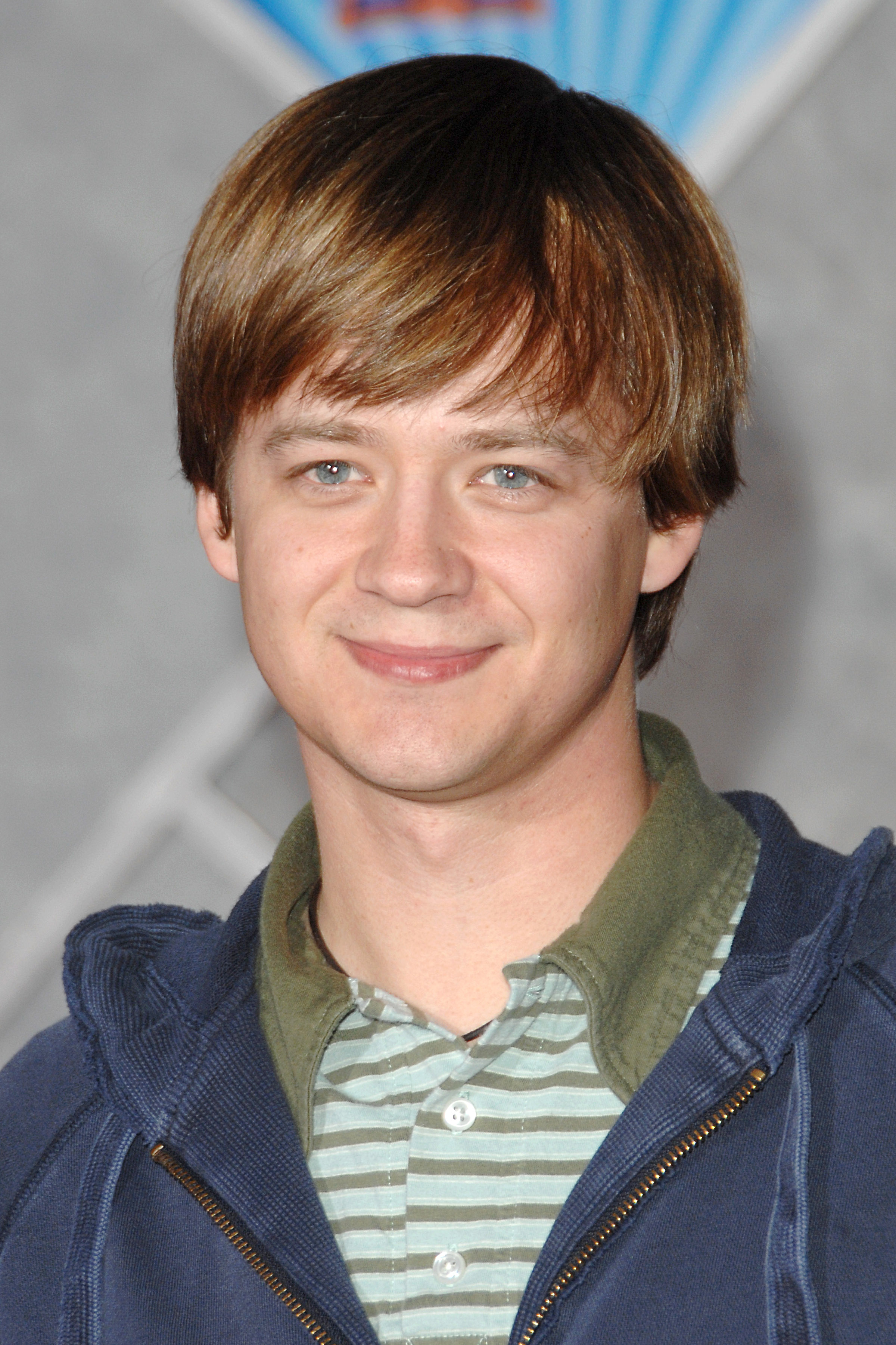 Jason Earles attends the Disney premiere of "Hannah Montana and Miley Cyrus: Best of Both Worlds Concert" at El Capitan Theatre on January 17, 2008, in Hollywood, California.