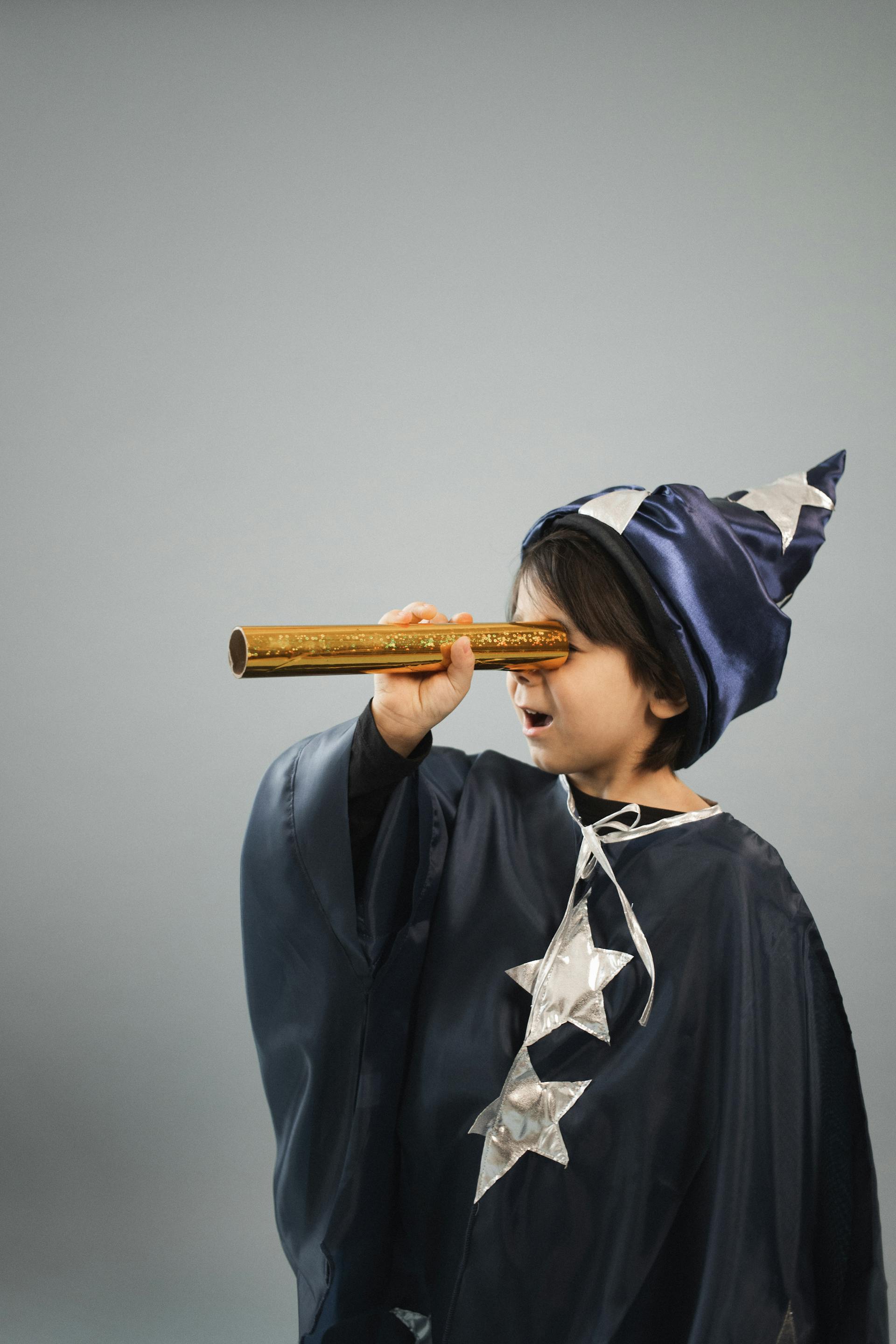 A child wearing a costume | Source: Pexels