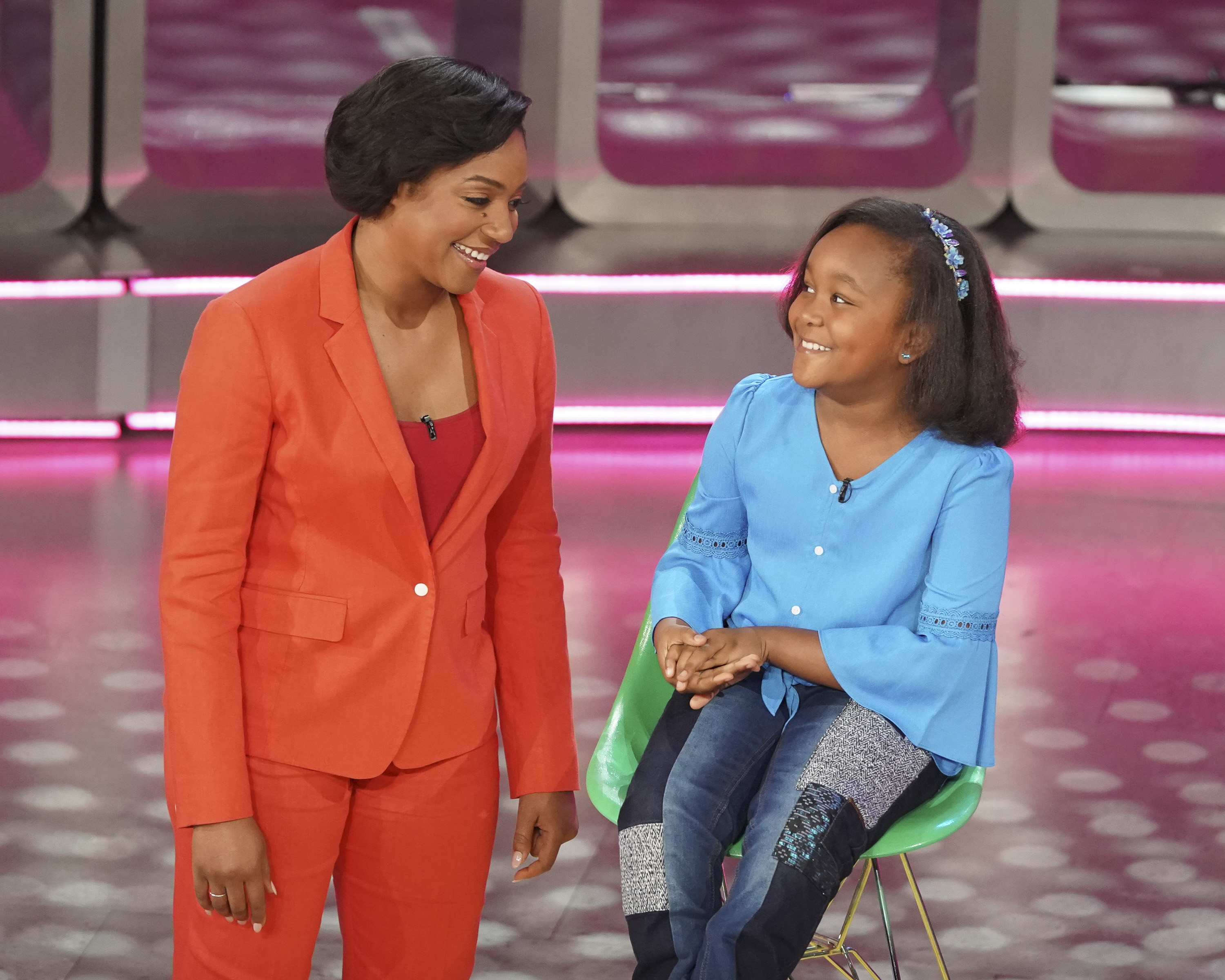 Tiffany Haddish and a little girl in an episode of "Kids Say The Darndest Things" in 2019 | Source: Getty Images